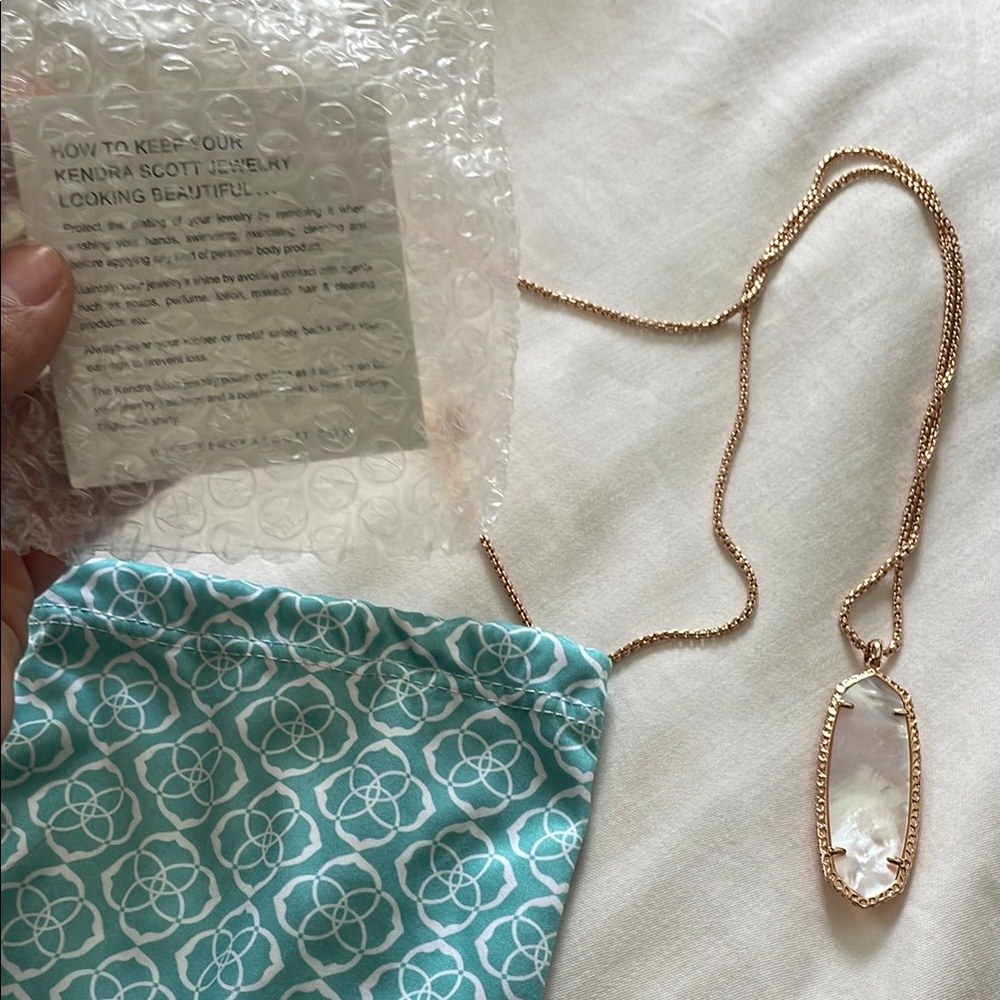 Kendra Scott Rose Gold Necklace - Picture 7 of 10